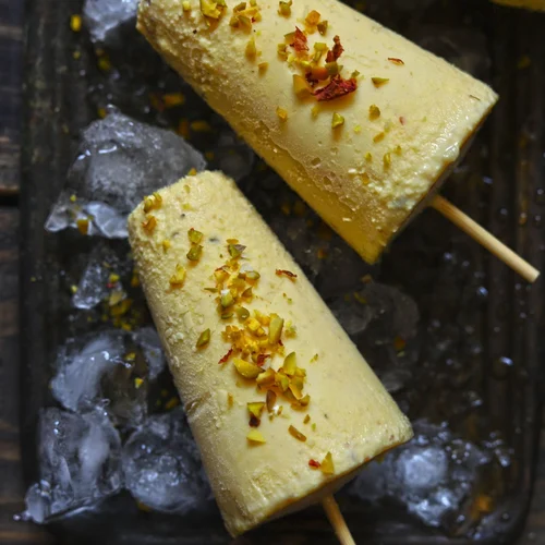 Crunchy butterscotch kulfi with caramel bits